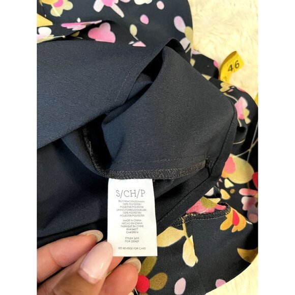 Cabi Charm Blouse Floral Black V-neck Size S Style# 3695 - Picture 9 of 10